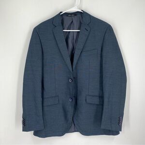 Navy Blue Blazer with Notched Lapel and Tailored Fit